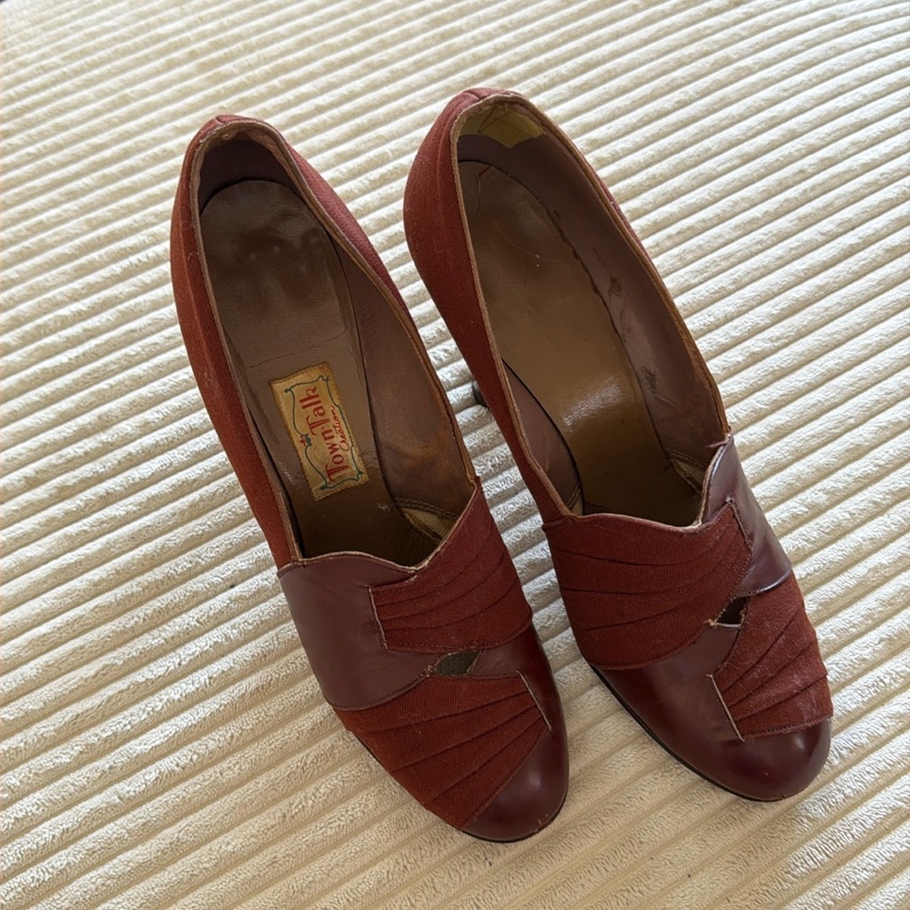 1930s Brown Heels